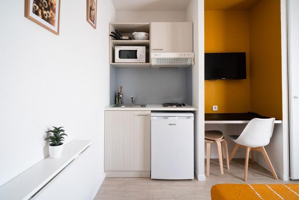 Joli Studio, Clim Proche Gare Et Centre Ville Lurdy Exteriér fotografie